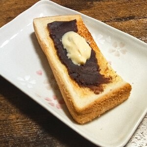 名古屋名物あんバタートースト✧˖°